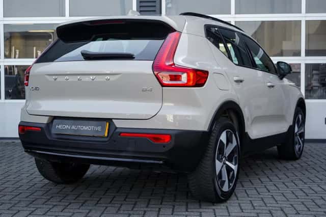 Volvo XC40 (2025) thumbnail 6