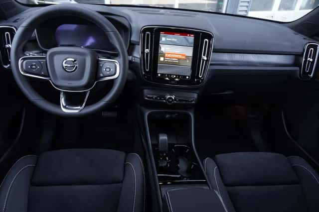 Volvo EX40 (2025) thumbnail 11