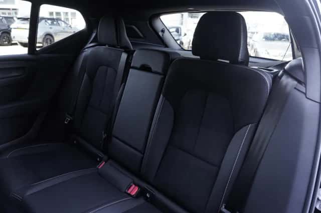 Volvo EX40 (2025) thumbnail 12