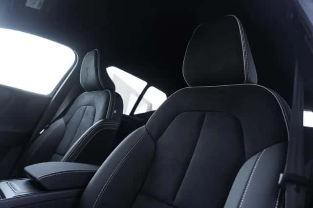 Volvo EX40 (2025) thumbnail 14