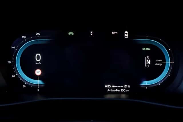 Volvo EX40 (2025) thumbnail 15