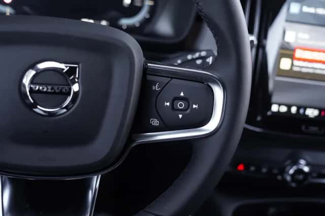 Volvo EX40 (2025) thumbnail 17
