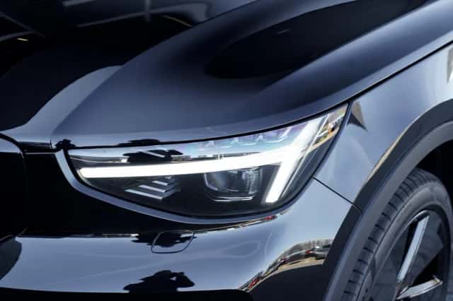 Volvo EX40 (2025) thumbnail 4
