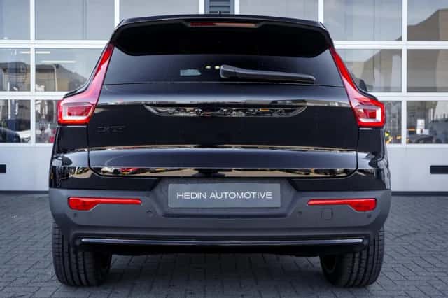 Volvo EX40 (2025) thumbnail 5