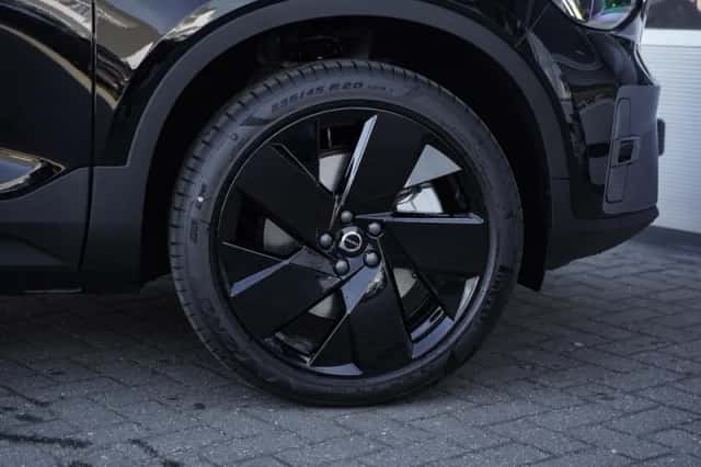 Volvo EX40 (2025) thumbnail 7