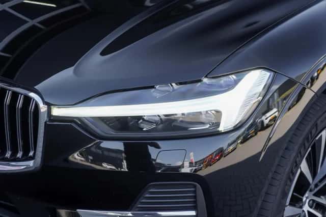 Volvo XC60 (2023) thumbnail 4