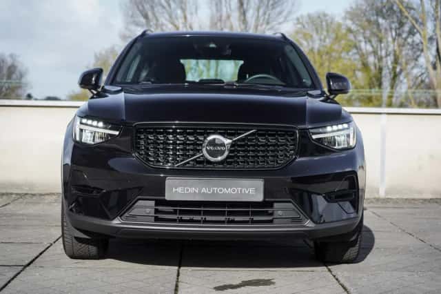 Volvo XC40 (2022) thumbnail 2