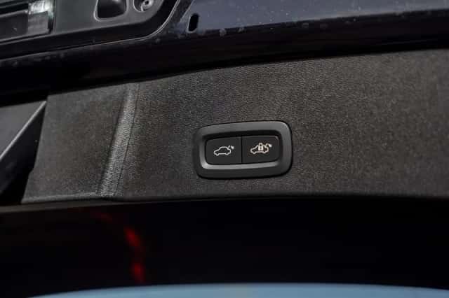 Volvo XC40 (2022) thumbnail 11