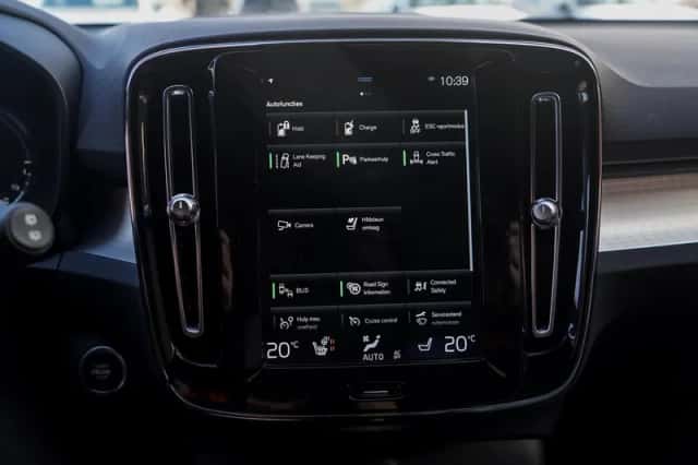 Volvo XC40 (2022) thumbnail 25