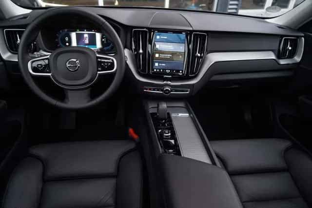 Volvo XC60 (2025) thumbnail 13