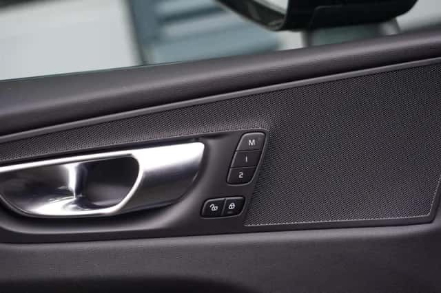 Volvo XC60 (2025) thumbnail 15