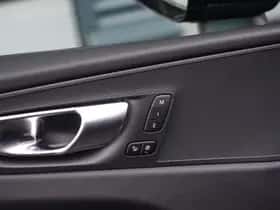 Volvo XC60 (2025) thumbnail 15