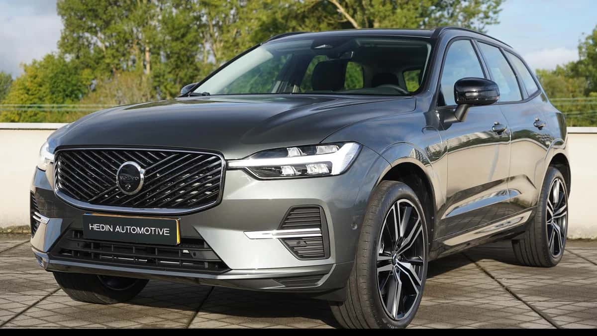 Volvo XC60 (2025) — foto 1