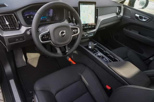 Volvo XC60 (2025) thumbnail 12