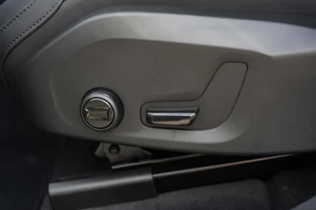 Volvo XC60 (2025) thumbnail 15