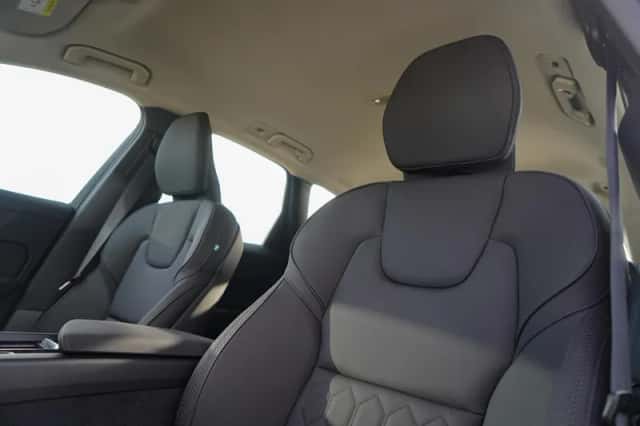 Volvo XC60 (2025) thumbnail 16
