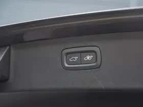 Volvo XC90 (2023) thumbnail 11
