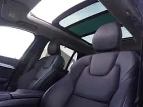 Volvo XC90 (2023) thumbnail 17
