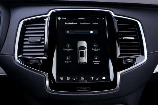 Volvo XC90 (2023) thumbnail 22