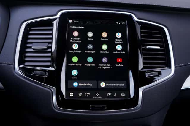 Volvo XC90 (2023) thumbnail 24