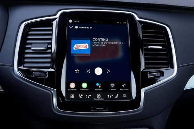 Volvo XC90 (2023) thumbnail 25