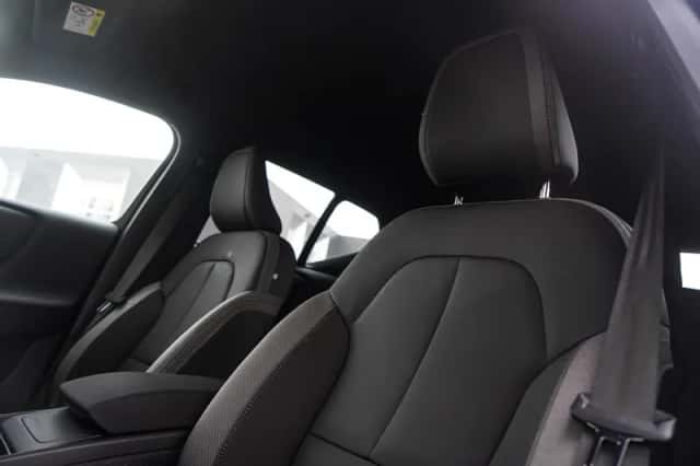 Volvo XC40 (2025) thumbnail 16