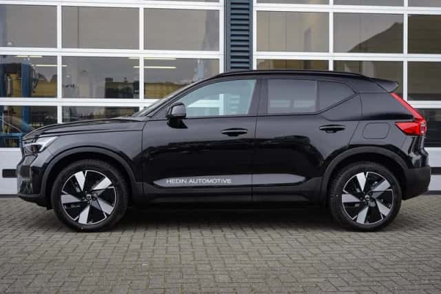 Volvo XC40 (2025) thumbnail 3