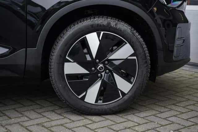 Volvo XC40 (2025) thumbnail 7