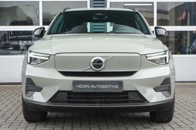 Volvo EX40 (2025) thumbnail 2