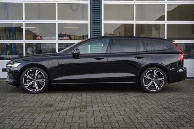 Volvo V60 (2025) thumbnail 3