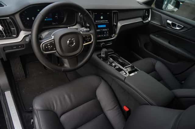 Volvo V60 (2025) thumbnail 5