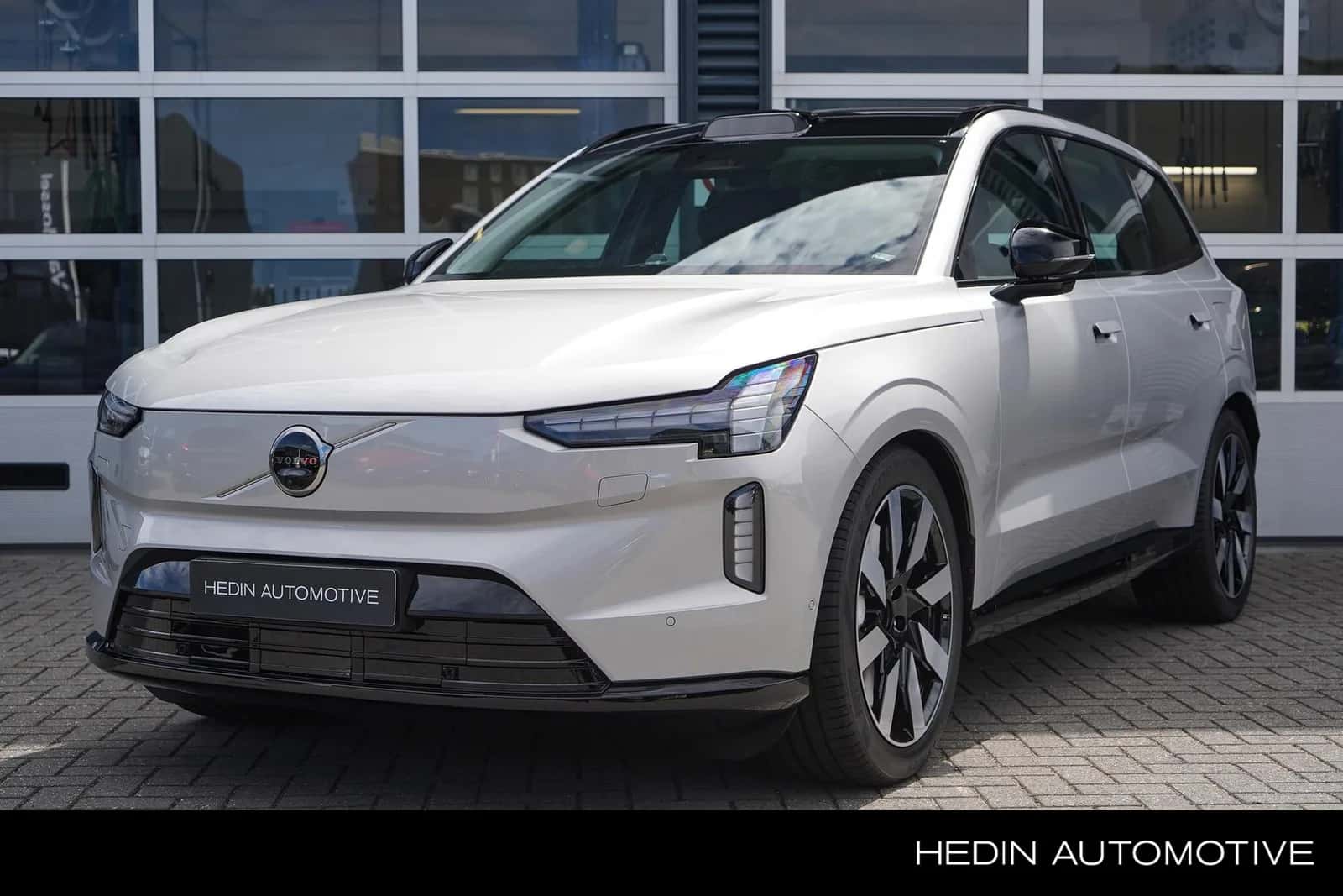 Volvo EX90 (2025) — foto 1