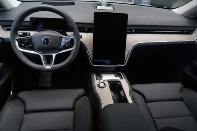 Volvo EX90 (2025) thumbnail 11