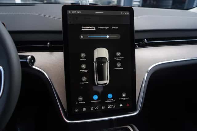 Volvo EX90 (2025) thumbnail 19