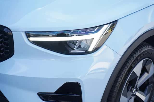 Volvo XC40 (2025) thumbnail 4