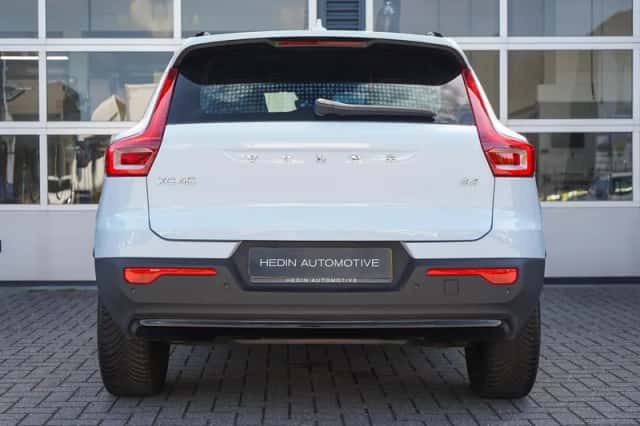 Volvo XC40 (2025) thumbnail 5
