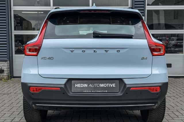 Volvo XC40 (2025) thumbnail 5