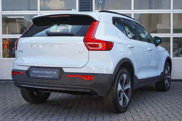 Volvo XC40 (2025) thumbnail 6