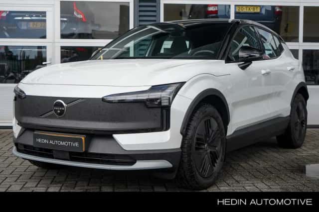 Volvo EX30 (2025) thumbnail 1