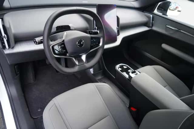 Volvo EX30 (2025) thumbnail 13