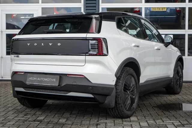 Volvo EX30 (2025) thumbnail 6