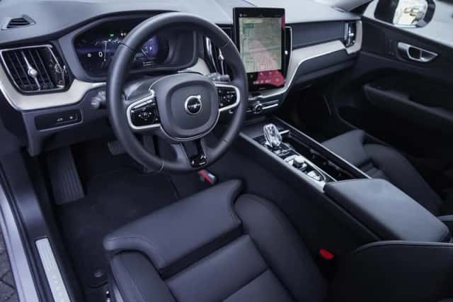 Volvo XC60 (2025) thumbnail 12