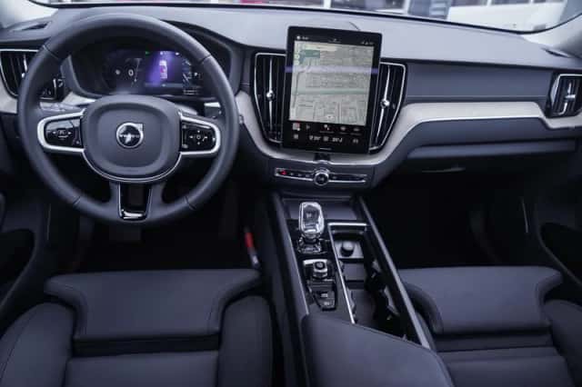 Volvo XC60 (2025) thumbnail 13