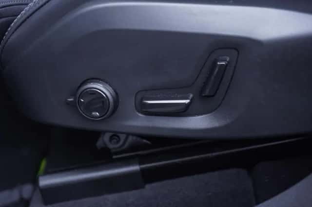 Volvo XC60 (2025) thumbnail 16