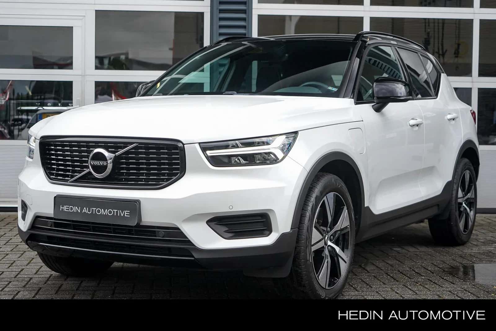 Volvo XC40 (2021) — foto 1