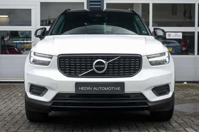 Volvo XC40 (2021) thumbnail 2