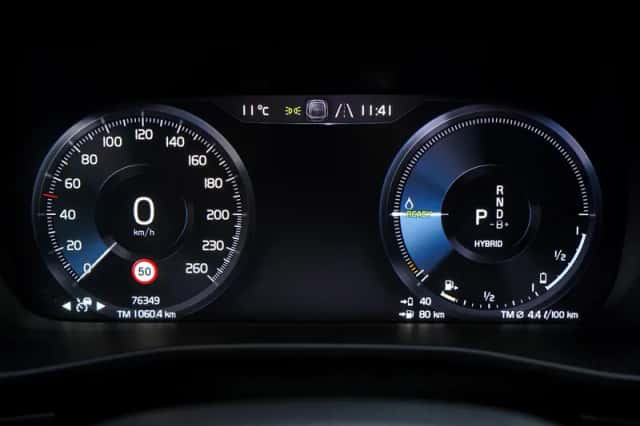 Volvo XC40 (2021) thumbnail 17