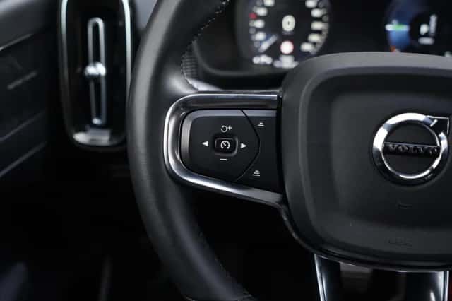 Volvo XC40 (2021) thumbnail 18