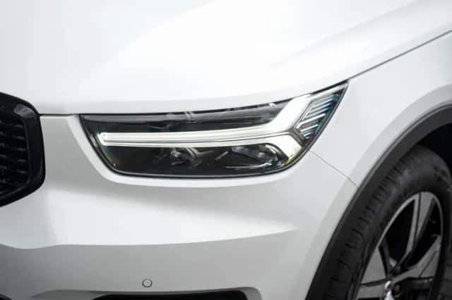 Volvo XC40 (2021) thumbnail 4