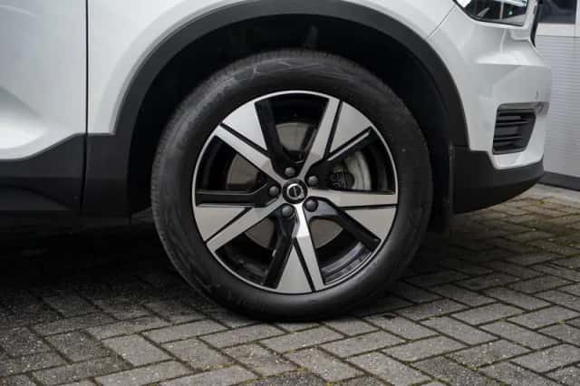 Volvo XC40 (2021) thumbnail 7